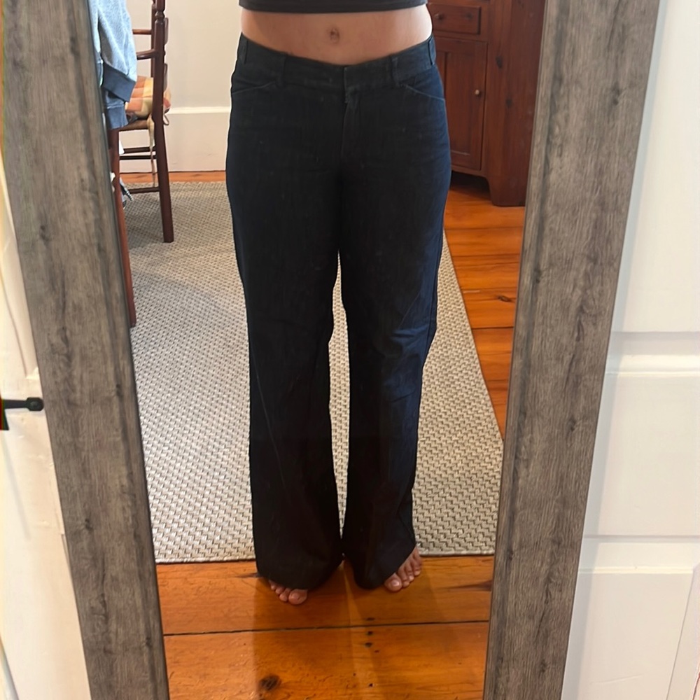 Express boot cut leg, front crease. Size 4 dark denim